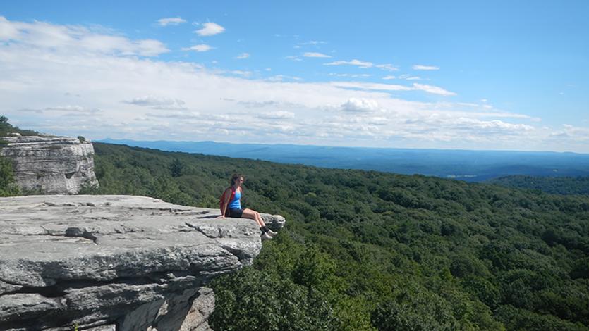 Image of Emily Liguori ‘25 at Minnewaska State Park.